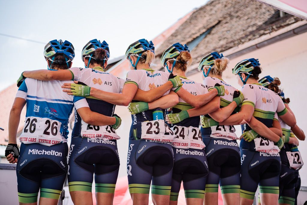 Orica-AIS line up for Stage 1 of the Giro Rosa