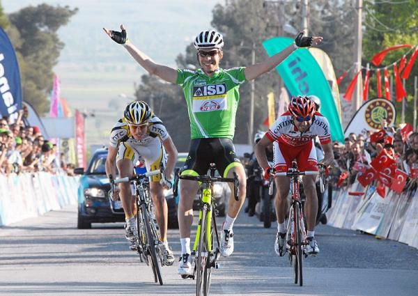 Giovanni Visconti (ISD - Neri) outkicked Tejay Van Garderen (HTC - Columbia) and David Moncouti&eacute; (Cofidis) in Pamukkale.