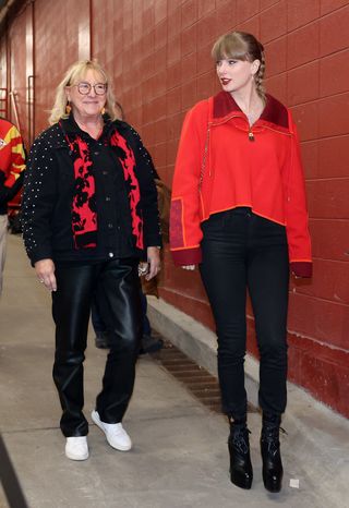 Taylor Swift attending chiefs games in chiefs color outfits