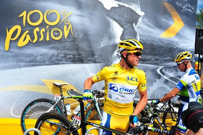 Simon Gerrans in the yellow jersey before stage 5