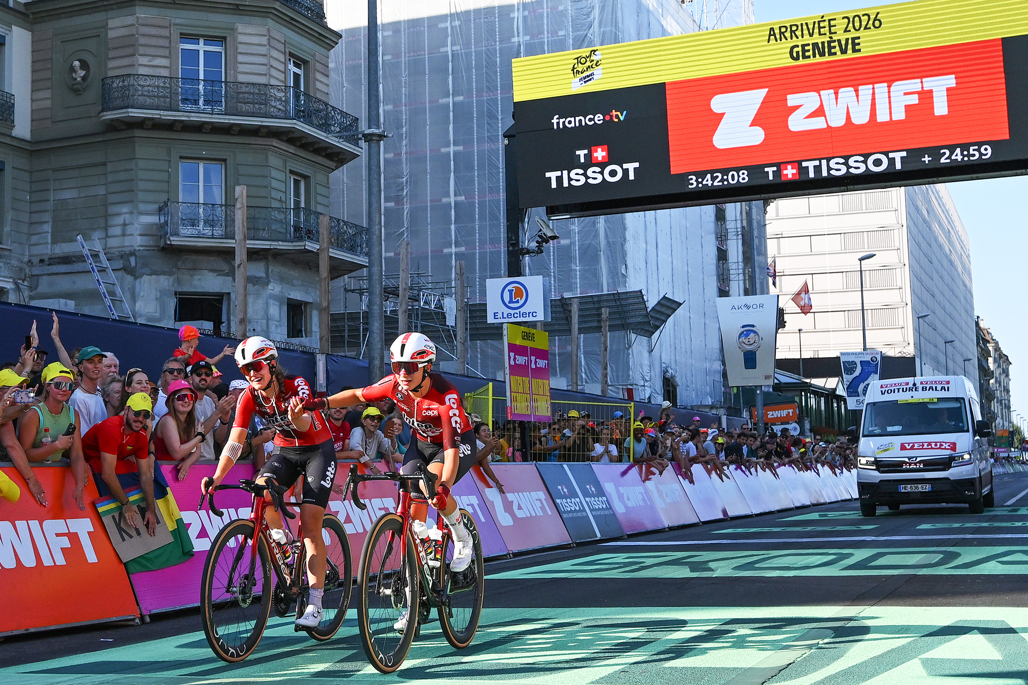 Lotto-Intermarch&amp;eacute; racers Romina Hinojosa and Dina Boels battled the time cut on stage 2