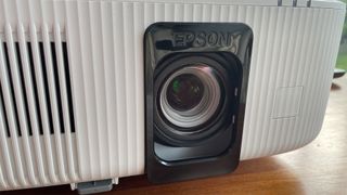 Home cinema projector: Epson EH-TW6250