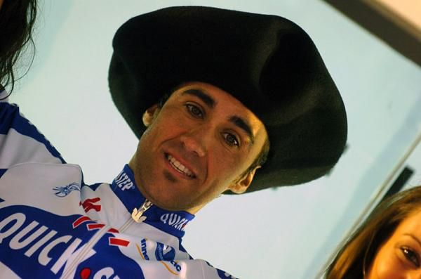 Carlos Barredo sports the traditional winner's txapela hat.