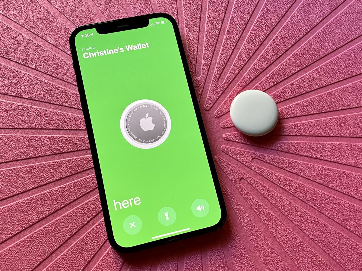 Which iPhones Are Compatible with AirTag Precision Finding? – Geometric  Goods