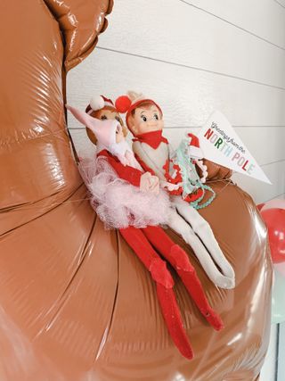 elf on a shelf arrival party