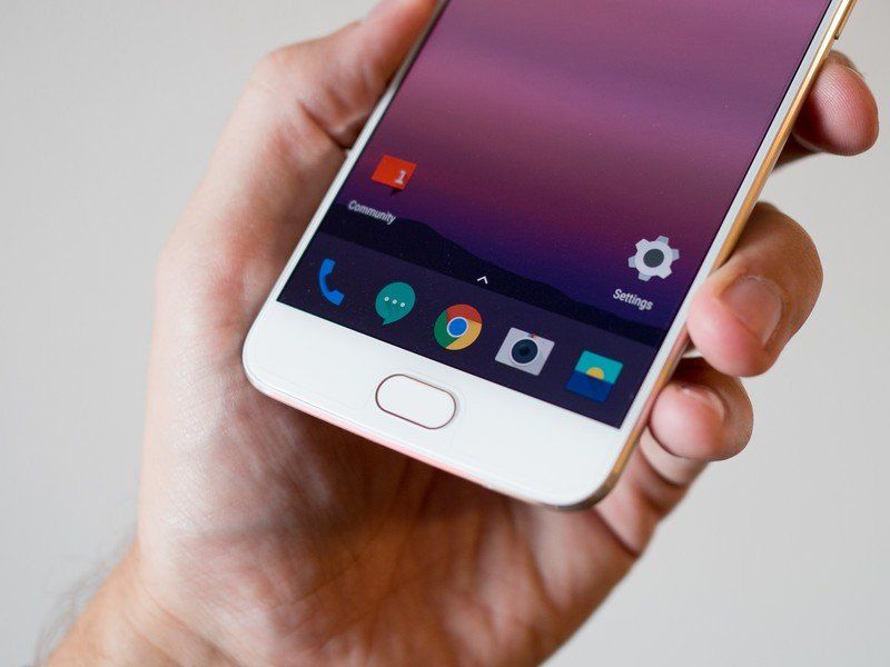 OnePlus 5 in soft gold