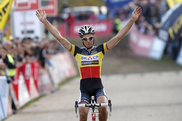 Niels Albert wins the race.