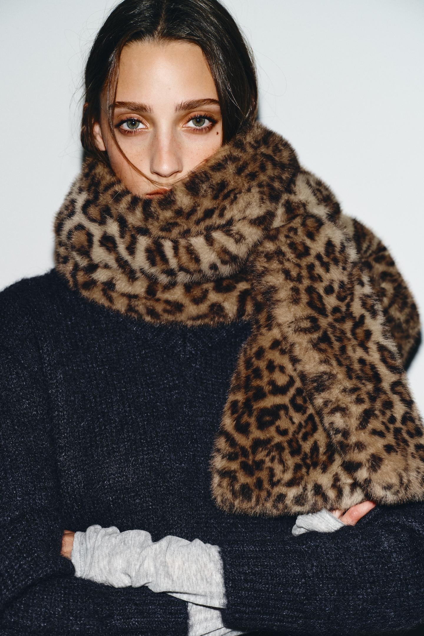 FAUX FUR ANIMAL PRINT SCARF