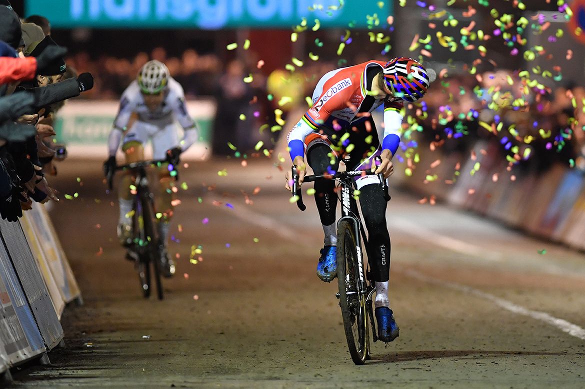 Mathieu van der Poel (Beobank-Corendon) wins in Diegem.