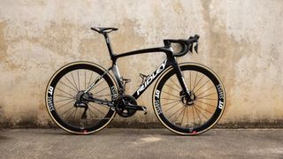 A black and silver Ridley Noah Fast, fitted with DT Swiss wheels and Shimano groupset