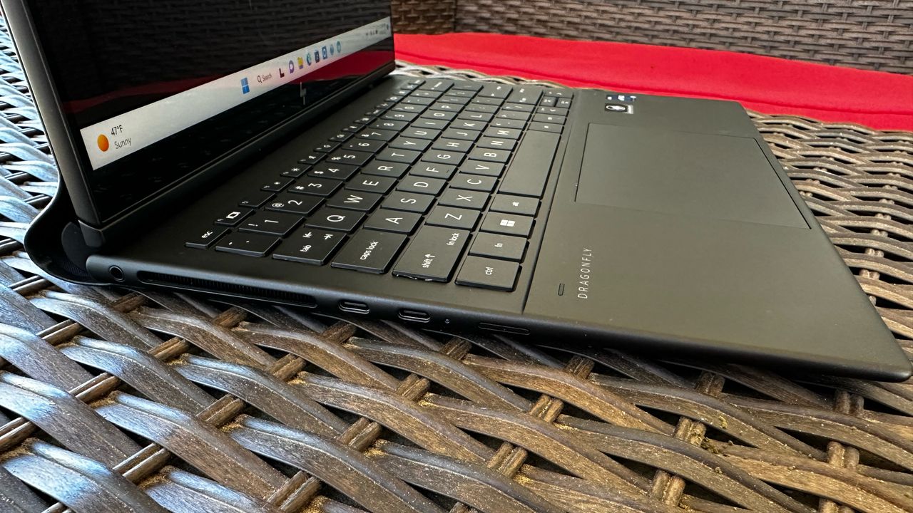 HP Dragonfly Folio G3