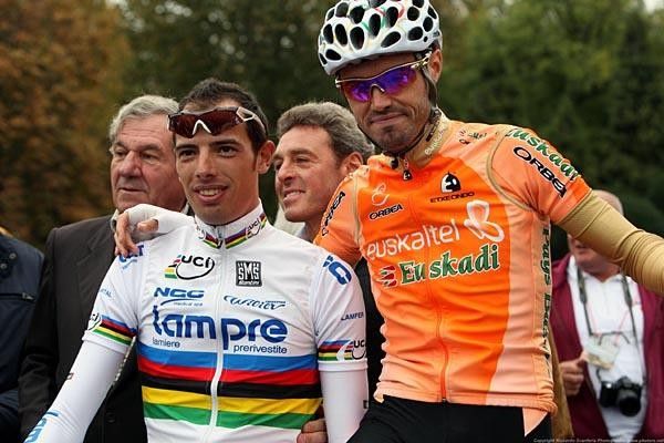 Samuel Sanchez and Alessandro Ballan before the start