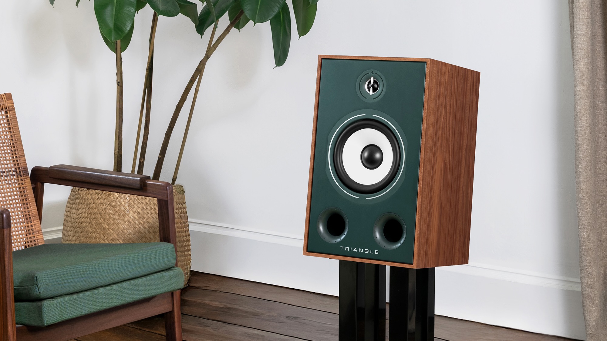 Triangle Borea BR05 speaker in sitting room