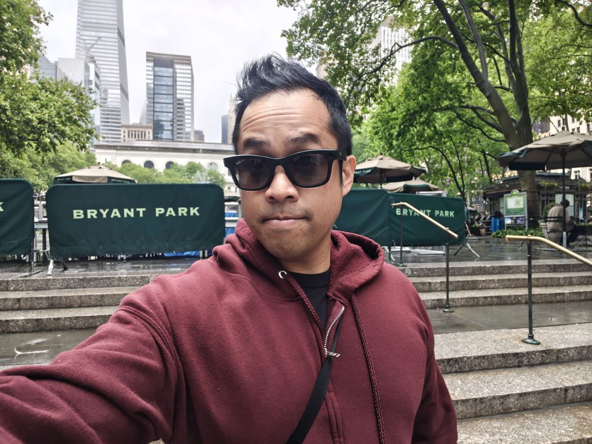 Motorola Razr Ultra 2025 selfie sample.