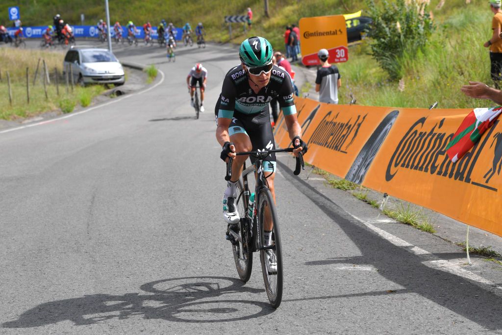 Felix Gro&szlig;schartner attacked the break in the finale of stage 12