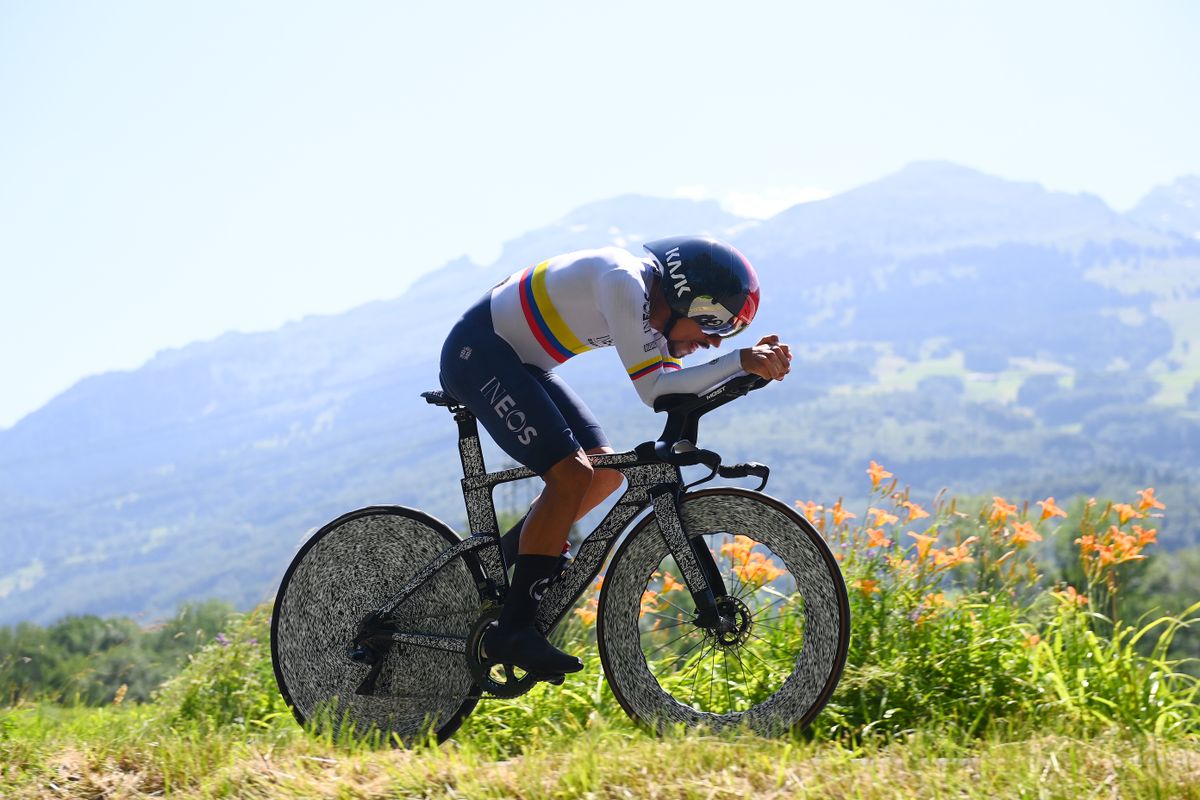 New Pinarello Bolide time trial bike breaks cover at Tour de Suisse ...