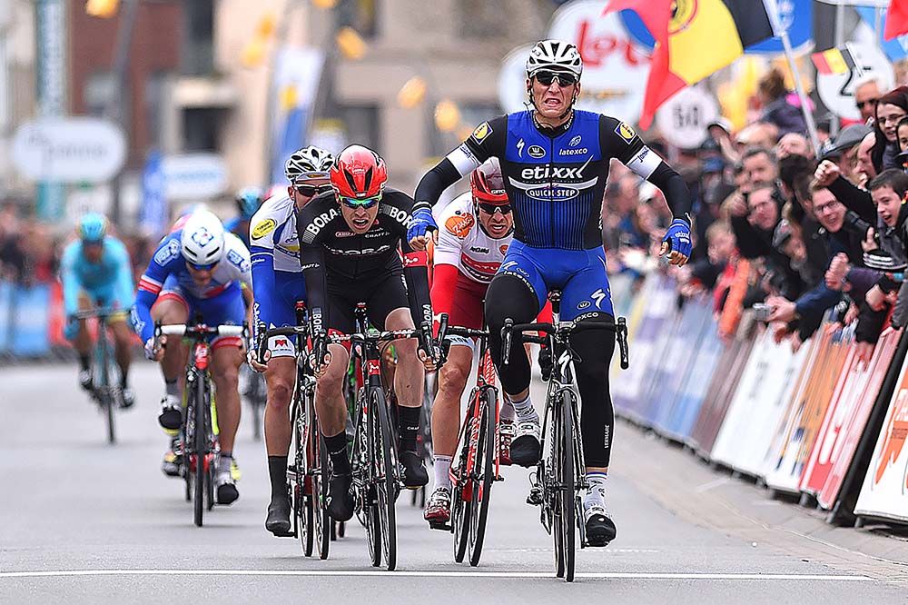 Marcel Kittel (Etixx-QuickStep) hits the line first