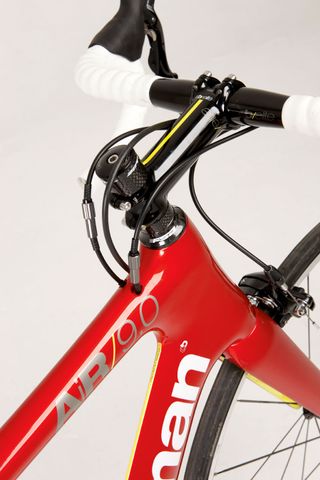 Boardman own-brand stem and handlebars on the AiR 9.0