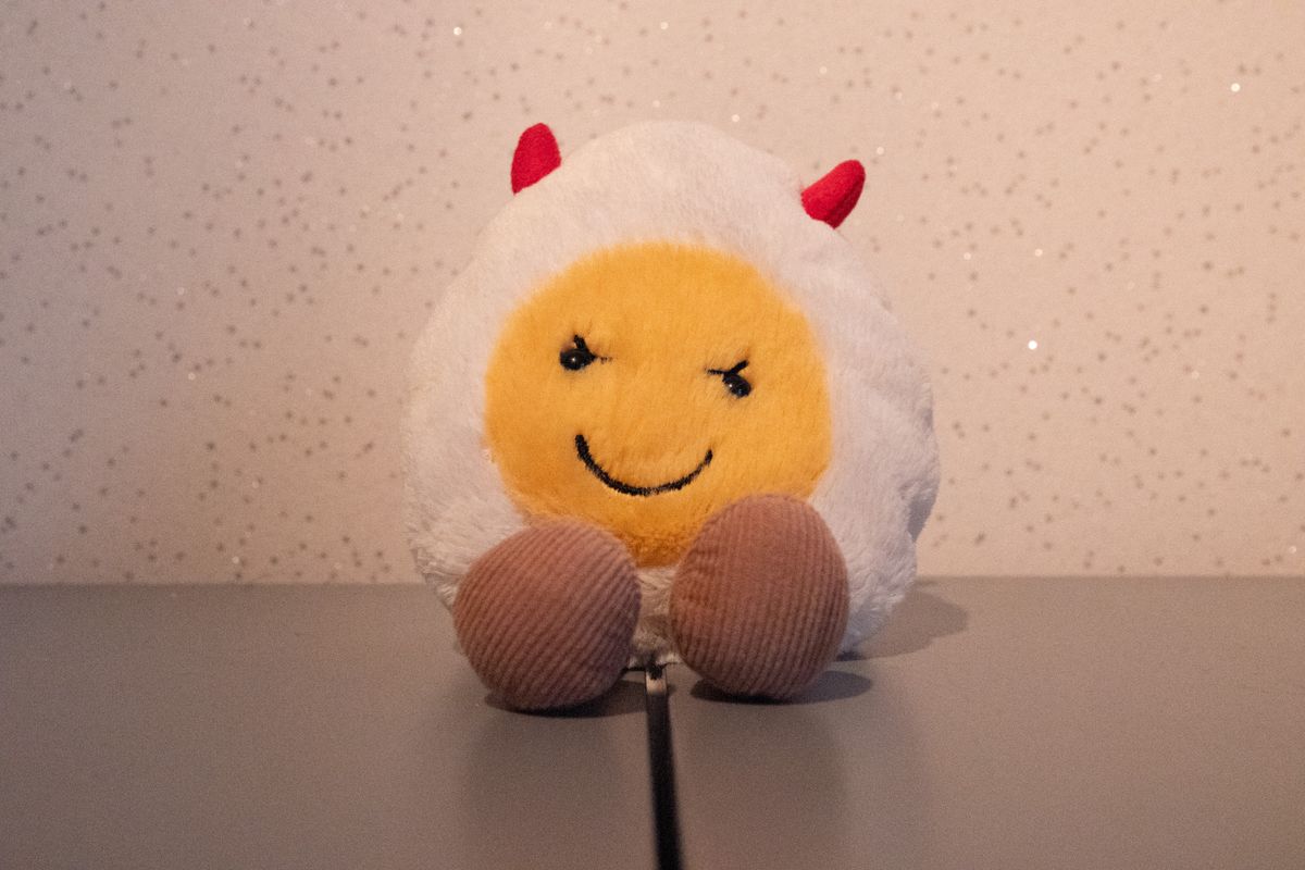 Deviled egg jelly cat photographed with the Pentax KF