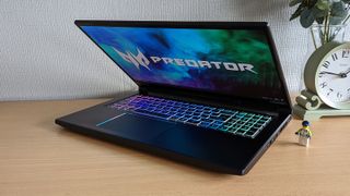 Acer Predator Helios 300 17 (2022)