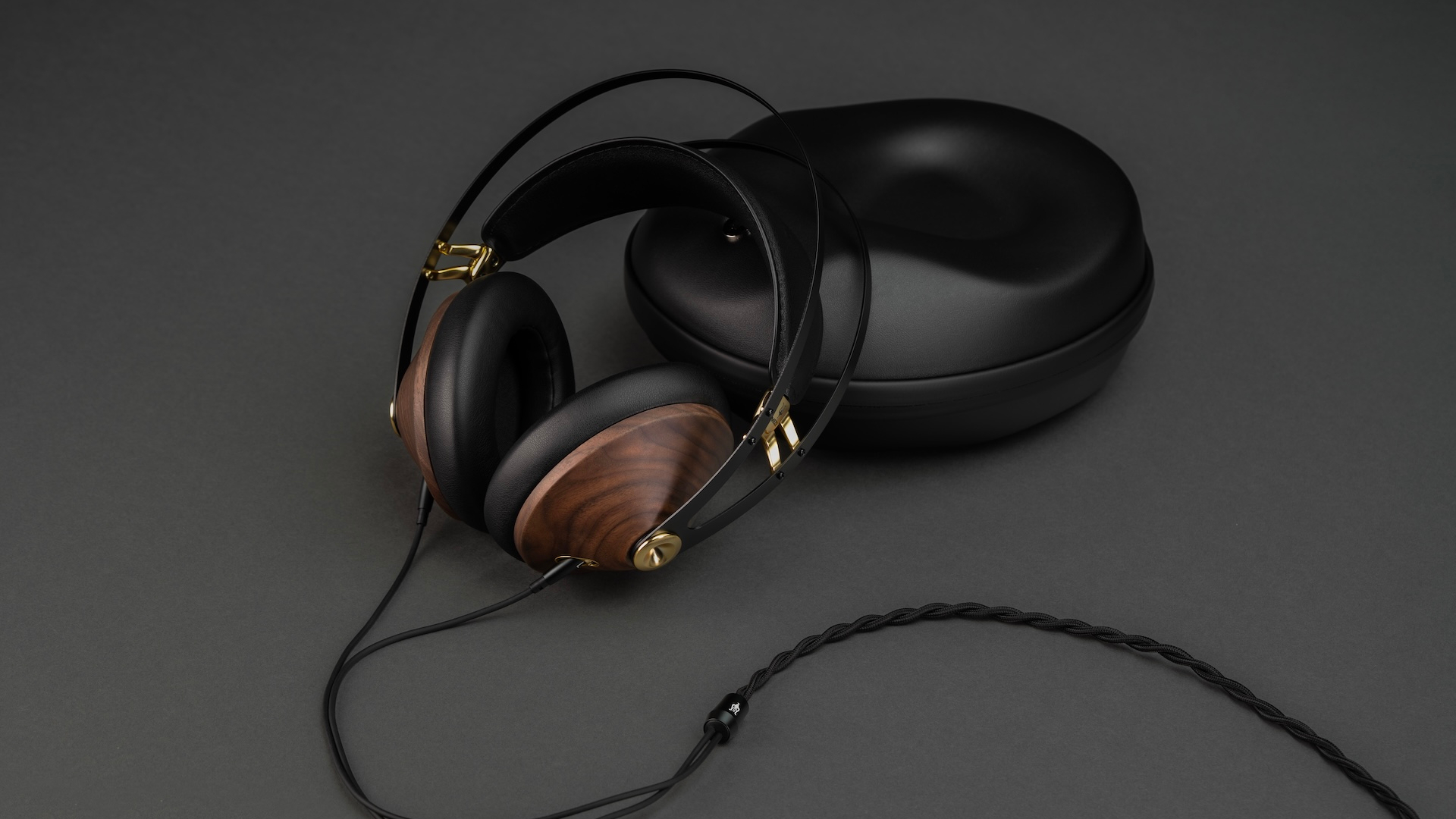 99 CLASSICS 2ND GEN headphones by Meze Audio