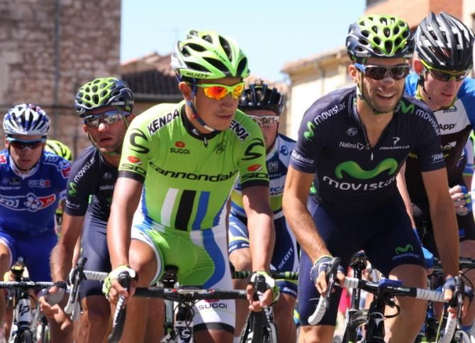 Cayetano Sarmiento (Cannondale) and Giovanni Visconti (Movistar) chatting