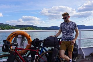 Image shows Stefan wearing the Fjällräven/Specialized S/F Wool Caliswe T-Shirt.