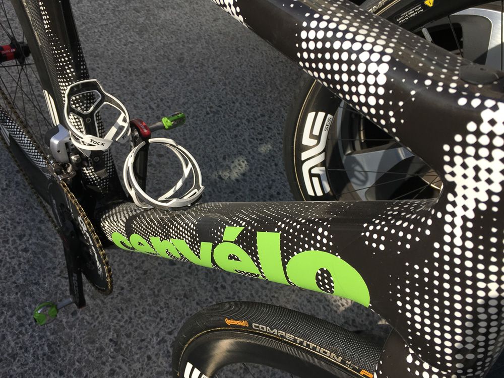 The down tube has a clear Kamm tail profile