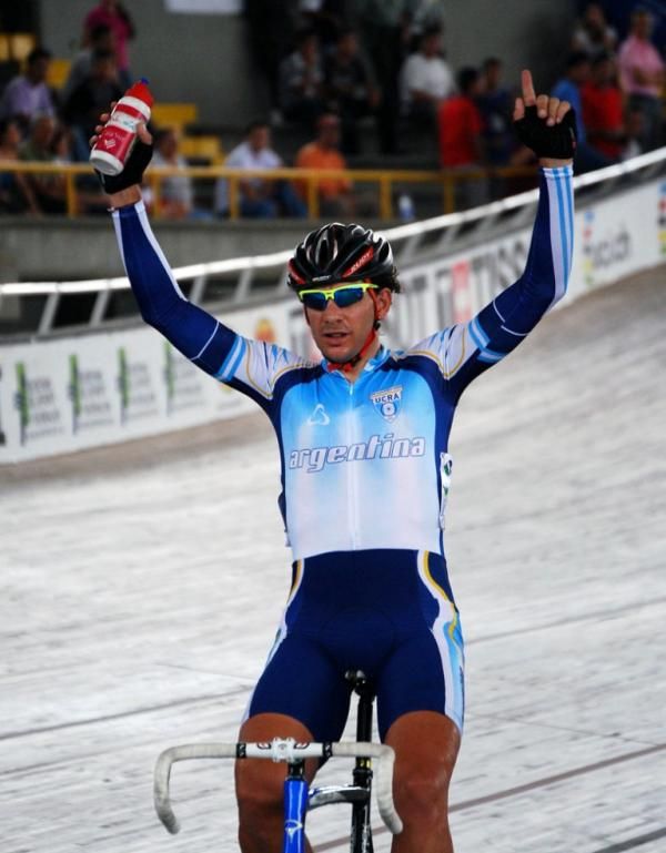 Angel Dario Colla (Argentina) took the men's scratch race