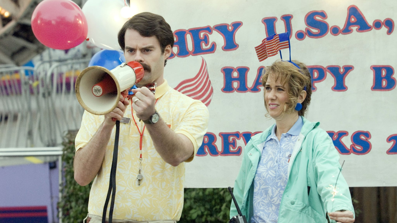 Kristin Wiig and Bill Hader in Adventureland.