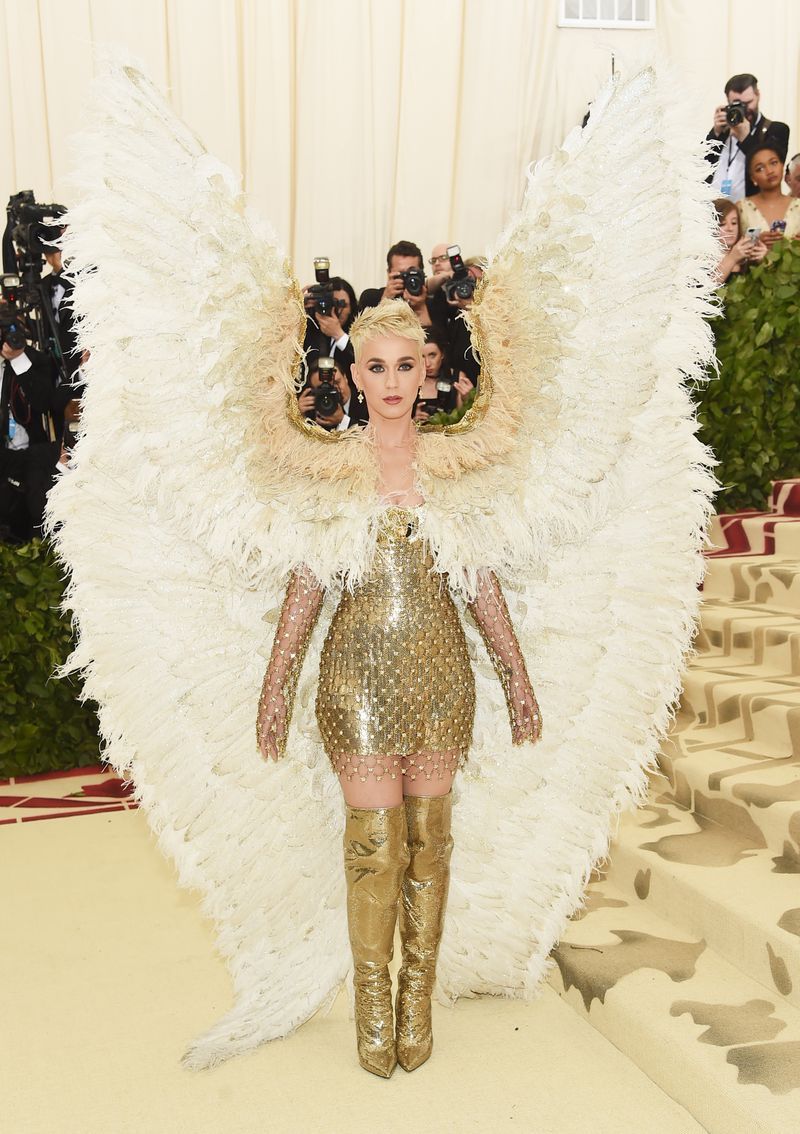 White, Fashion, Feather, Wing, Angel, Haute couture, Fun, Dress, Fashion design, Costume design,