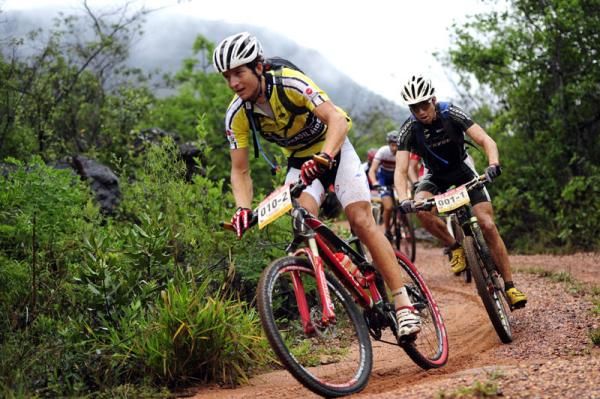 Robert Novotny and Kristian Hynek lead the way.