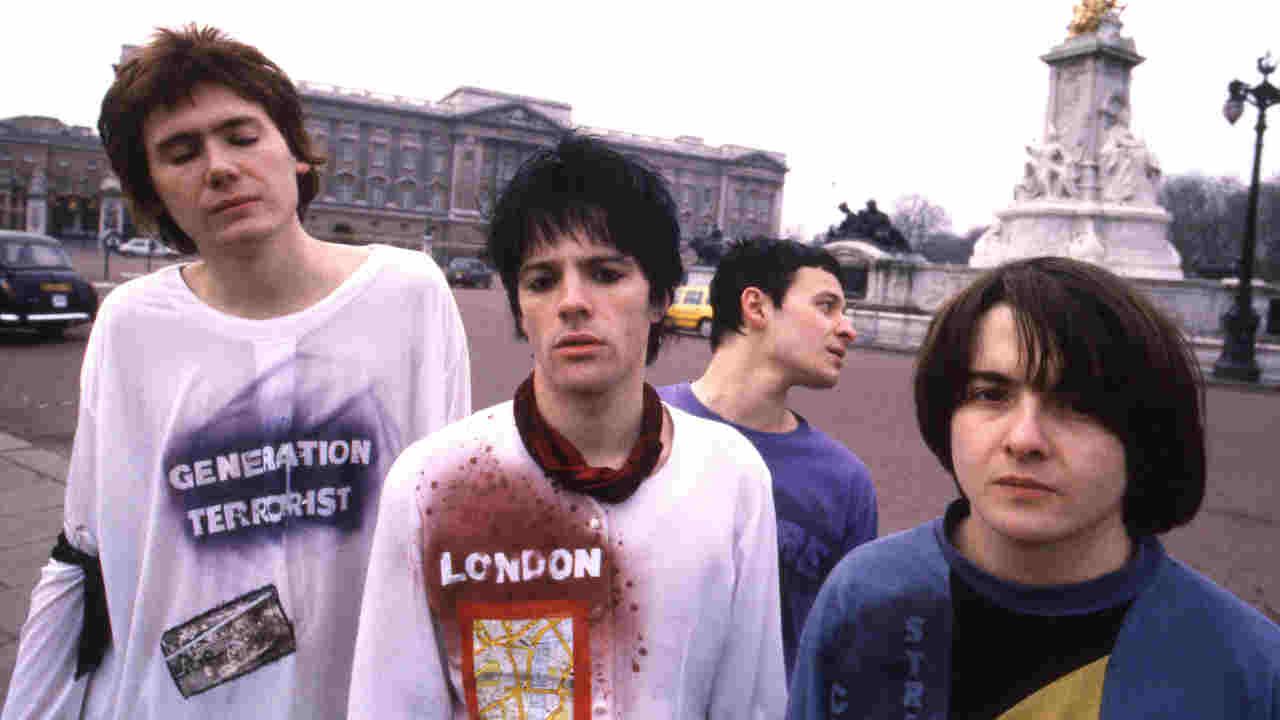 Manic Street Preachers posing for a photograph in 1991