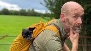 Specialized/Fjällräven Expandable Hip Pack with a dog in