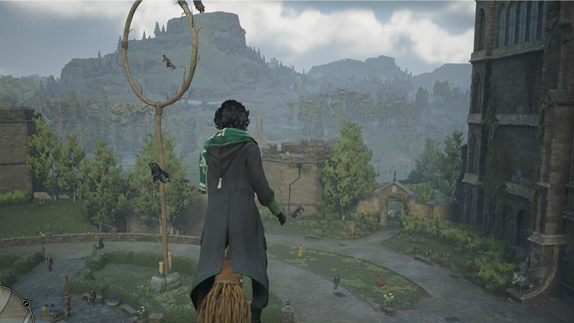 Hogwarts Legacy how to use a broom