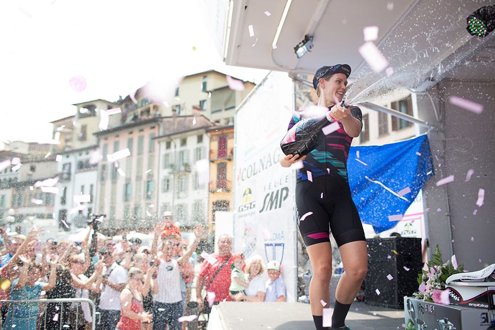 Tiffany Cromwell (CANYON//SRAM Racing) wins the sprint finish to Giro Rosa 2016 - Stage 4