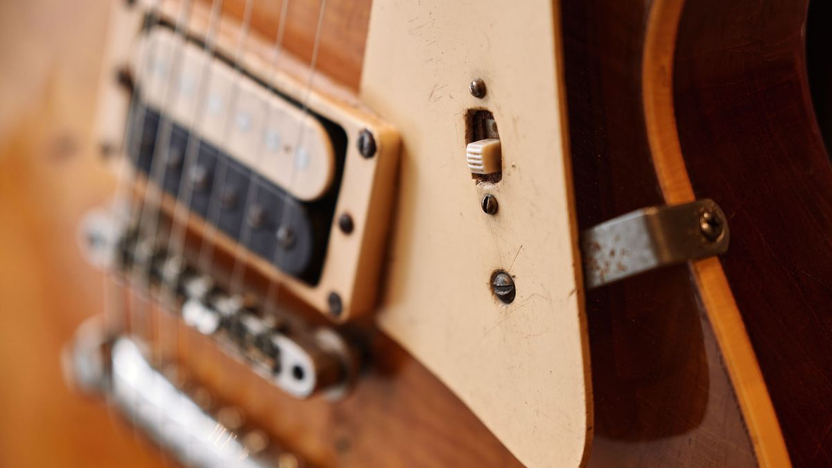 Joe Bonamassa's &lsquo;Royal Albert&rsquo; Les Paul &ndash; closeup of switch