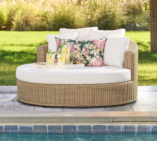 circular wicker lounger