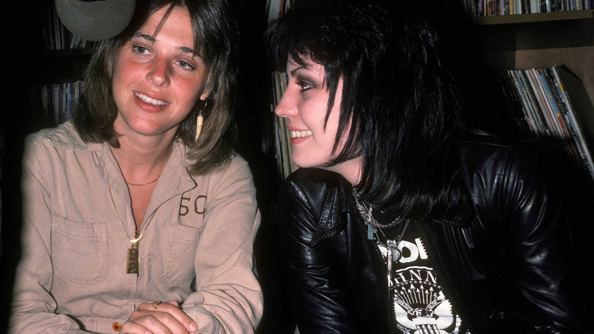 Joan Jett of The Runaways and her mentor rock star Suzie Quatro in Los Angeles, California. circa 1977