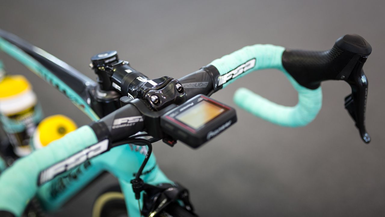 FSA provide the cockpit for the LottoNL-Jumbo team