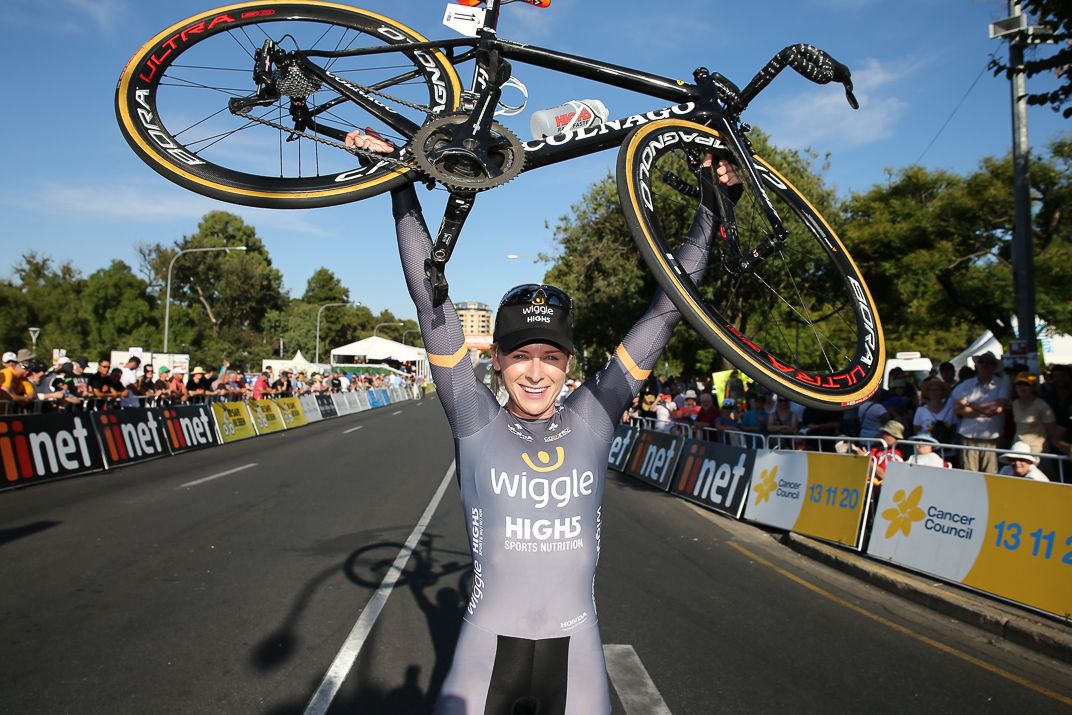 Nettie Edmondson (Wiggle High5) takes the win
