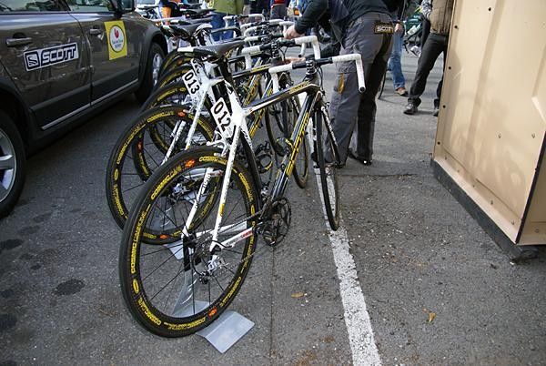 A fleet of Scott Addicts await the start of Stage 1.