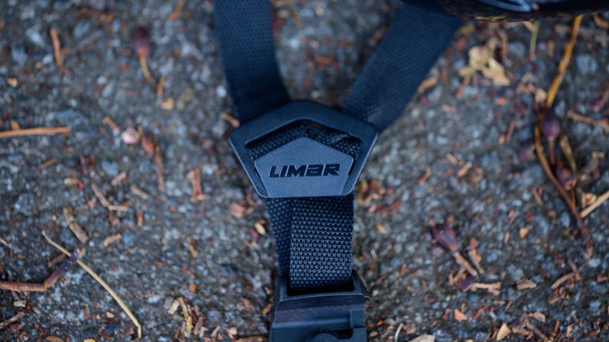 Limar Air Atlas MIPS strap divider