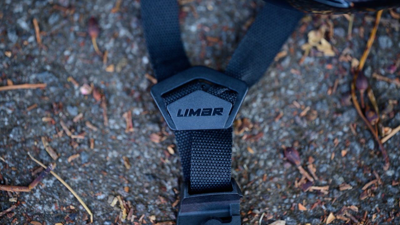 Limar Air Atlas MIPS strap divider