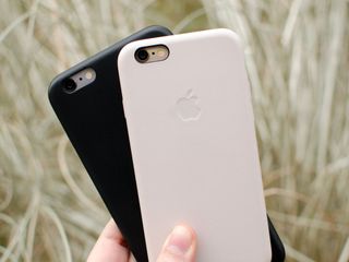 Review: Apple Leather Case for iPhone 6 and 6 Plus