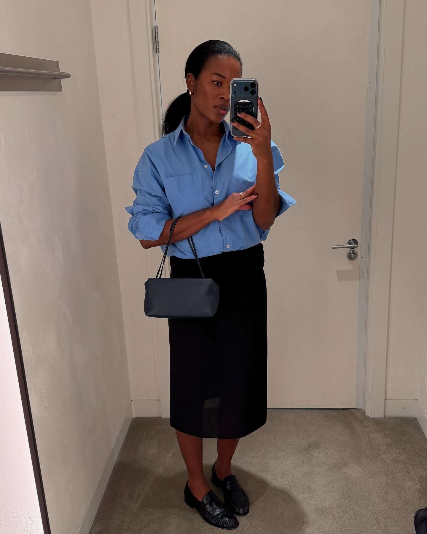 Woman wearing a spring outfit idea.