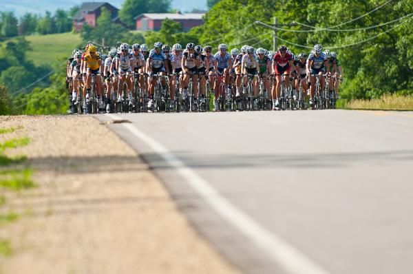 The women's field all across the road as they approach the first QOM of the day.