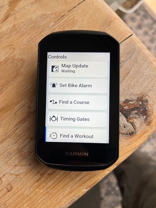 A Garmin Edge 550 home screen
