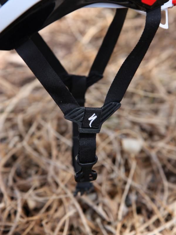The semi-fixed straps worried us at first but it turns out they're perfectly placed as they are and actually create more room for your ears.