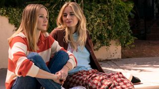 Kristen Bell and Justine Lupe in Netflix's 'Nobody Wants This'